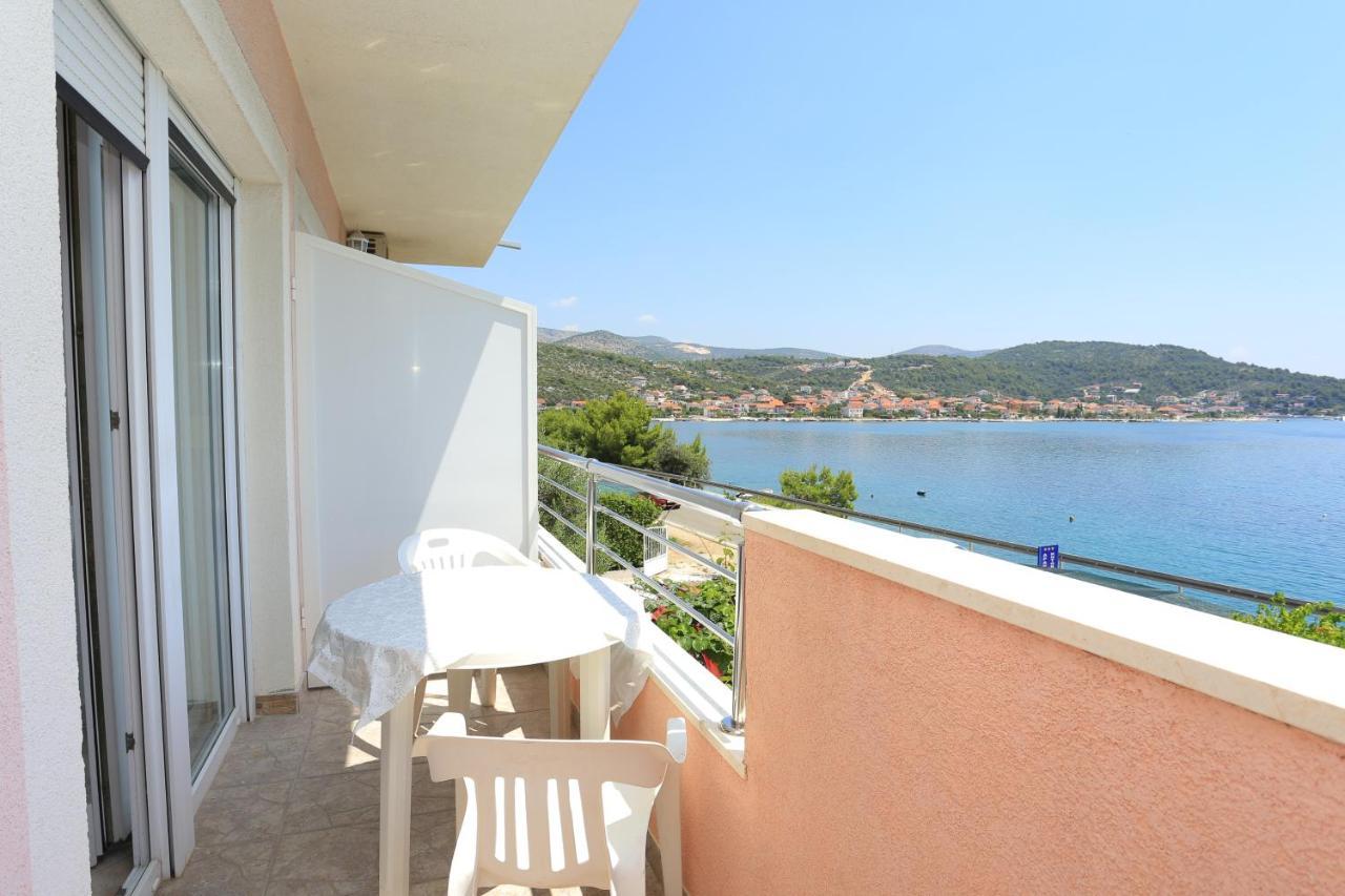 Apartments By The Sea Poljica, Trogir - 19316 มารีนา ภายนอก รูปภาพ